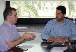 Viceministro de Energía Orlando Cabrales y Alcalde Dionisio Vélez Trujillo