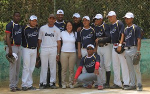 Wong con equipo